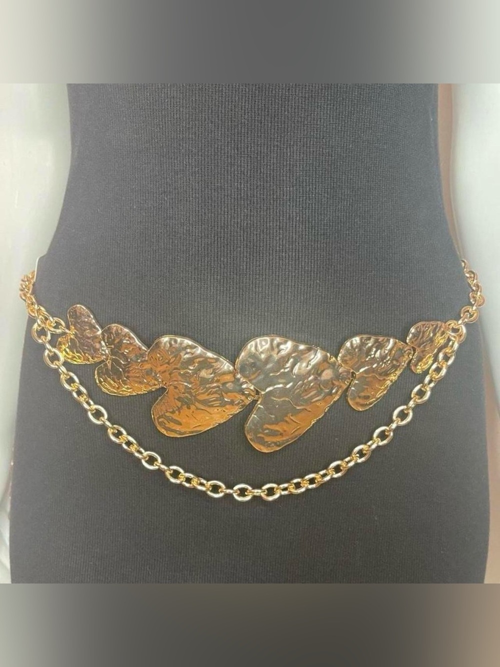 Gold tone metallic hearts statement chain belt